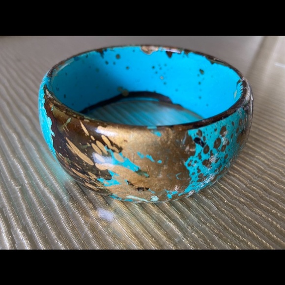 WIDE HAND PAINTED TURQUOISE & GOLD BANGLE BRACELET - Picture 6 of 6